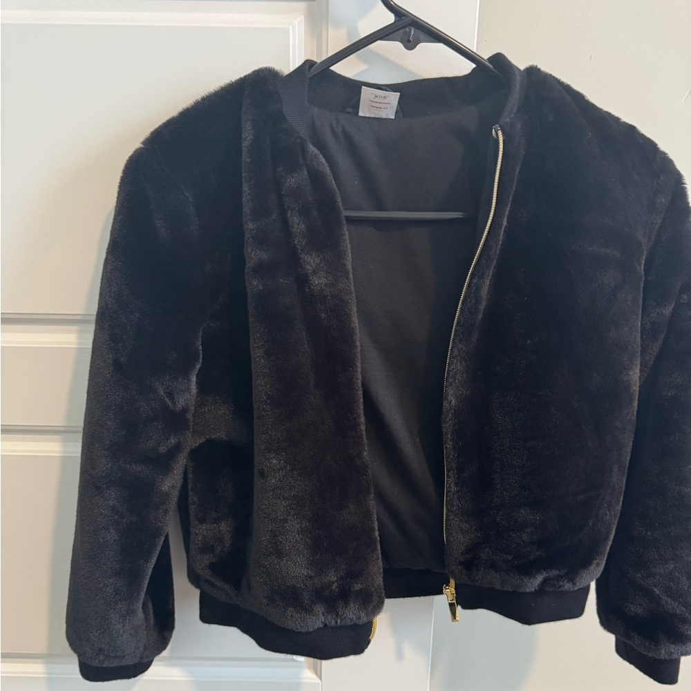 Girls black faux fir zip up jacket with gold zipper NWOT